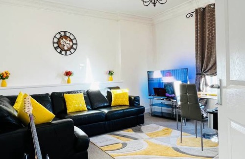 Kelty Apartment | 100 m² Apartment ∙ 2 bedrooms ∙ 6 guests