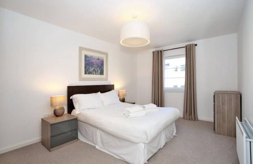 Inverurie Apartment | 100 m² Apartment ∙ 3 bedrooms ∙ 6 guests