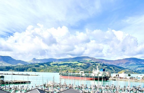 Lyttelton House | 100 m² House ∙ 3 bedrooms ∙ 8 guests