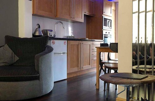 Girvan House | 100 m² House ∙ 3 bedrooms ∙ 6 guests