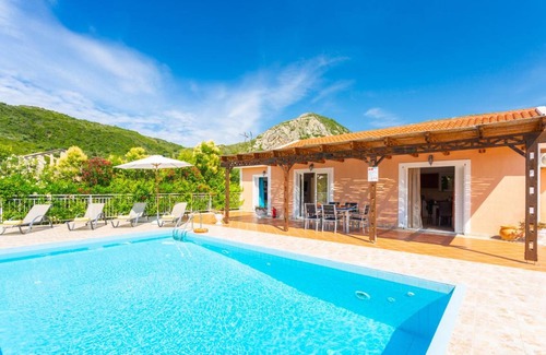 Kateleios Villa | 102 m² Villa ∙ 2 bedrooms ∙ 5 guests