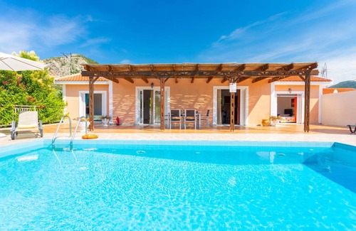 Kateleios Villa | 102 m² Villa ∙ 2 bedrooms ∙ 5 guests
