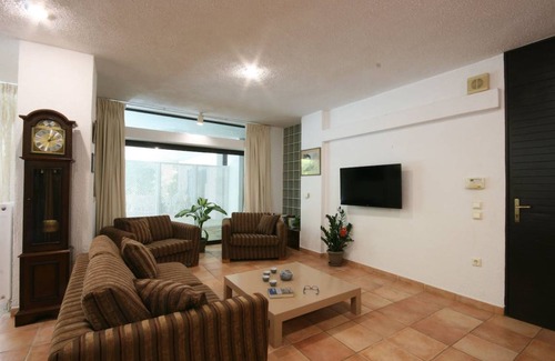 Rodopoli Apartment | 105 m² Apartment ∙ 2 bedrooms ∙ 4 guests