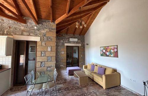 Stoupa Apartment | 105 m² Apartment ∙ 3 bedrooms ∙ 5 guests