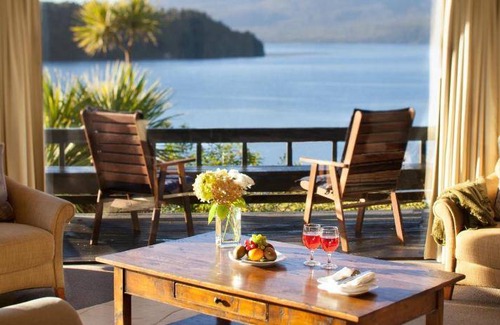 Lake Tarawera Cabin | 108 m² Lodge ∙ 2 bedrooms ∙ 5 guests