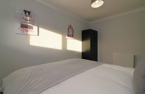 Holytown Apartment | 110 m² Apartment ∙ 3 bedrooms ∙ 6 guests