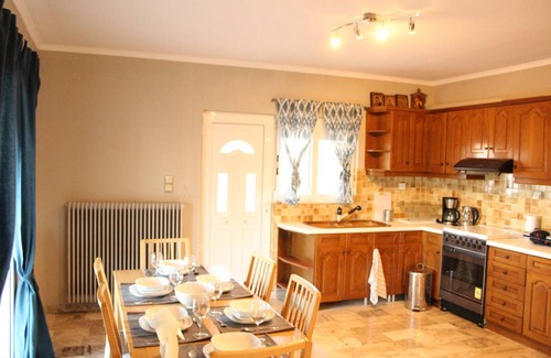 Paralias House | 110 m² House ∙ 2 bedrooms ∙ 6 guests