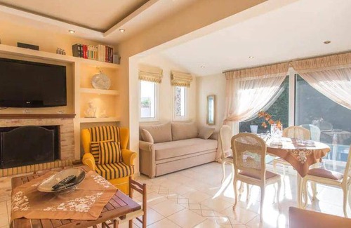 Salamis House | 110 m² House ∙ 3 bedrooms ∙ 9 guests