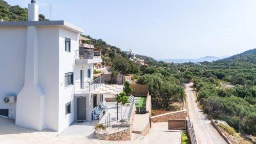 Vathi Resort | 110 m² Resort ∙ 2 bedrooms ∙ 5 guests