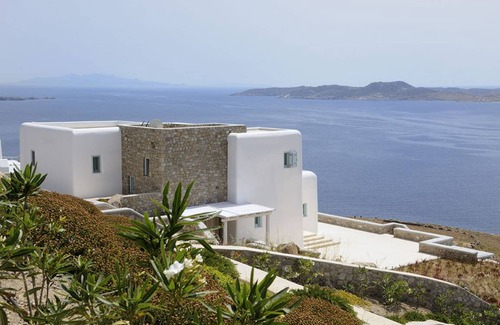Agios Ioannis Villa | 1100 m² Villa ∙ 16 bedrooms ∙ 32 guests