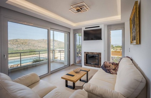 Pefki House | 112 m² House ∙ 3 bedrooms ∙ 5 guests
