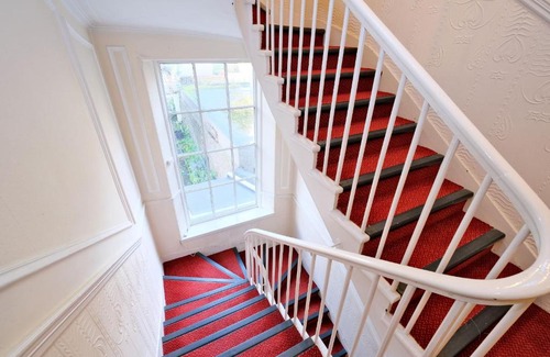 Central Aberdeen Apartment | 116 Guest House