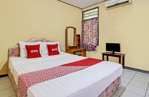 Wonogiri Hotel | 12 m² Hotel ∙ 5 guests