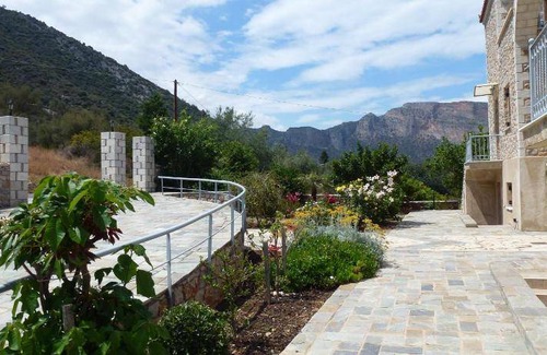 Leonidio Apartment | 120 m² Apartment ∙ 2 bedrooms ∙ 8 guests