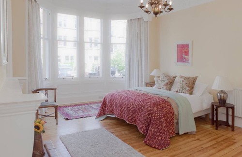 Marchmont Apartment | 120 m² Apartment ∙ 3 bedrooms ∙ 5 guests