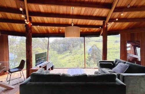 Ridgeway House | 120 m² House ∙ 2 bedrooms ∙ 4 guests