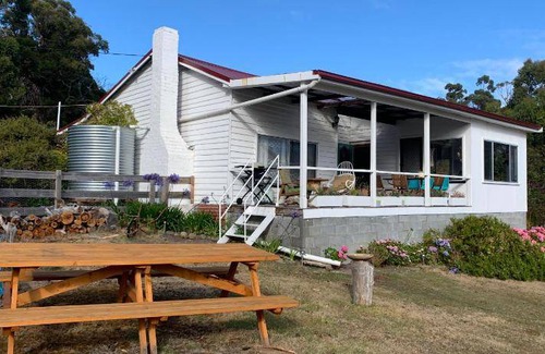 Simpsons Bay House | 120 m² House ∙ 3 bedrooms ∙ 5 guests