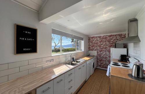 Alonnah House | 120 m² House ∙ 3 bedrooms ∙ 9 guests