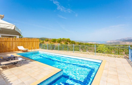 Lakithra Villa | 120 m² Villa ∙ 2 bedrooms ∙ 5 guests