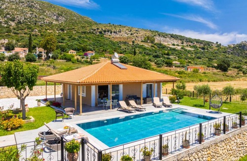 Thiramonas Villa | 120 m² Villa ∙ 2 bedrooms ∙ 4 guests