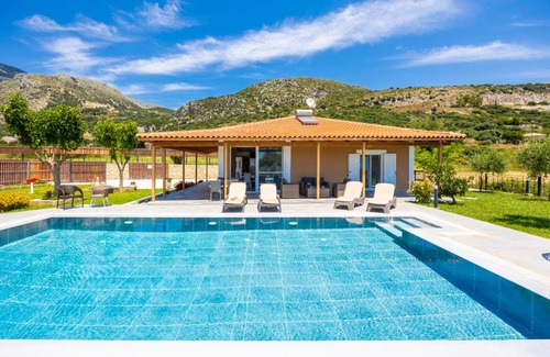 Thiramonas Villa | 120 m² Villa ∙ 2 bedrooms ∙ 4 guests