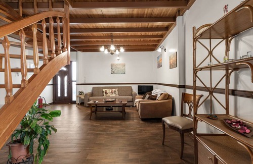 Aigaleo Apartment | 130 m² Apartment ∙ 3 bedrooms ∙ 10 guests