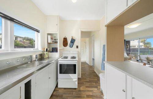 Paraparaumu Beach House | 130 m² House ∙ 3 bedrooms ∙ 5 guests