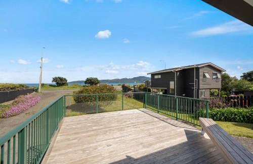 Paraparaumu Beach House | 130 m² House ∙ 3 bedrooms ∙ 5 guests