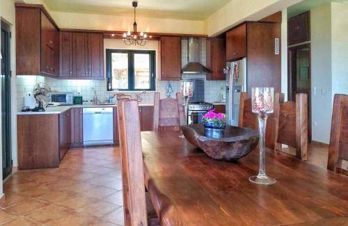Xirokambos House | 130 m² House ∙ 4 bedrooms ∙ 12 guests