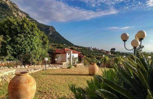 Xirokambos House | 130 m² House ∙ 4 bedrooms ∙ 12 guests