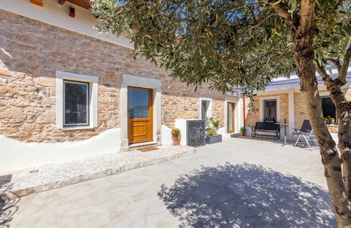 Thrapsano House | 130 m² House ∙ 5 bedrooms ∙ 8 guests