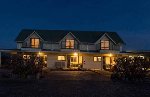 Haast Hotel | 130 m² Motel ∙ 2 bedrooms ∙ 6 guests
