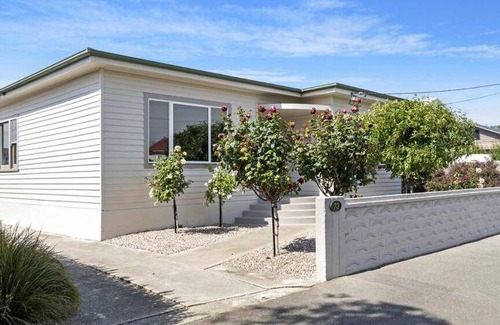 Invermay House | 135 m² House ∙ 2 bedrooms ∙ 9 guests