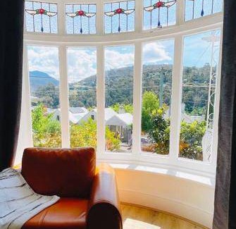 South Hobart Villa | 137 m² Villa ∙ 3 bedrooms ∙ 6 guests