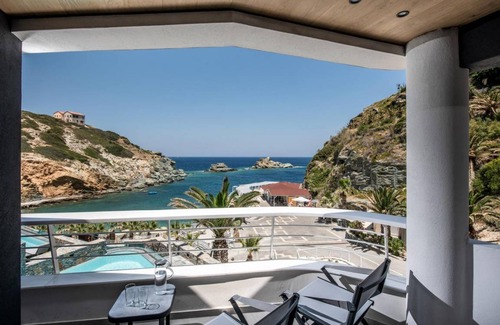 Agia Pelagia Villa | 1380 m² Villa ∙ 21 bedrooms ∙ 42 guests