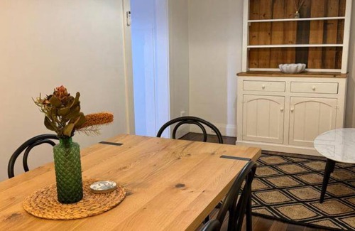 South Launceston House | 140 m² House ∙ 2 bedrooms ∙ 4 guests