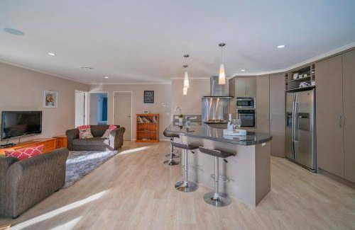 Hahei House | 145 m² House ∙ 4 bedrooms ∙ 8 guests