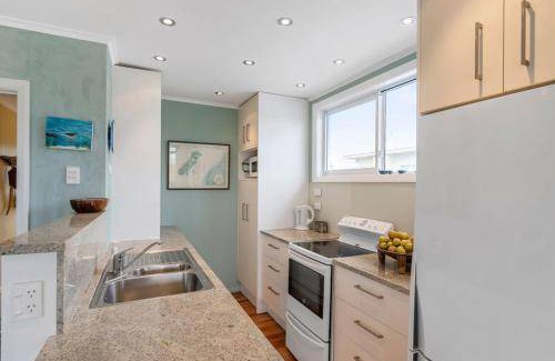 Waikanae House | 145 m² House ∙ 4 bedrooms ∙ 8 guests