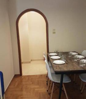 Kypseli Apartment | 150 m² Apartment ∙ 6 bedrooms ∙ 14 guests