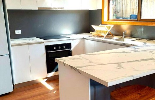 Devonport Apartment | 150 m² Apartment ∙ 2 bedrooms ∙ 4 guests