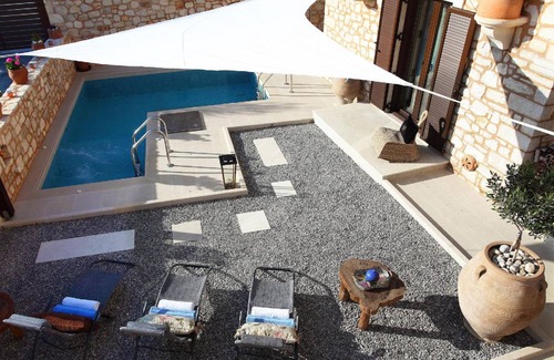Roumeli House | 150 m² House ∙ 2 bedrooms ∙ 5 guests