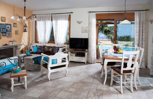 Old Hersonissos House | 150 m² House ∙ 3 bedrooms ∙ 6 guests