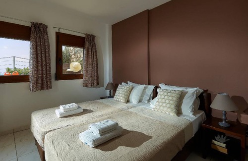 Drosia House | 150 m² House ∙ 3 bedrooms ∙ 7 guests
