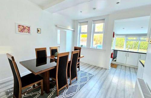 Rutherglen House | 150 m² House ∙ 4 bedrooms ∙ 10 guests