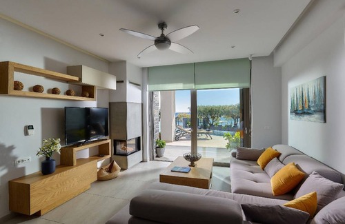 Koutsouras House | 150 m² House ∙ 5 bedrooms ∙ 13 guests