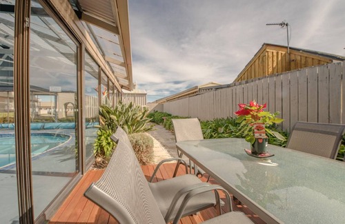 Devonport Hotel | 150 m² Motel ∙ 3 bedrooms ∙ 127 guests