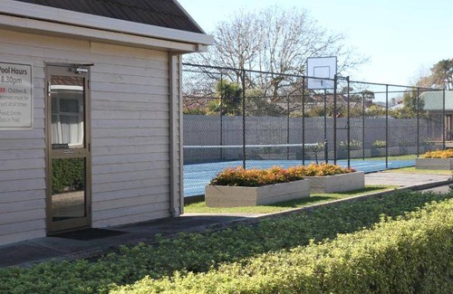 Devonport Hotel | 150 m² Motel ∙ 3 bedrooms ∙ 127 guests