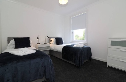 Bellshill Apartment | 1500 m² Apartment ∙ 3 bedrooms ∙ 6 guests