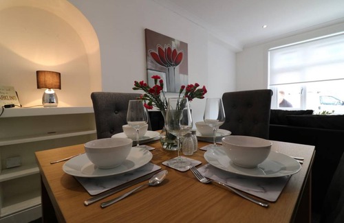 Bellshill Apartment | 1500 m² Apartment ∙ 3 bedrooms ∙ 6 guests