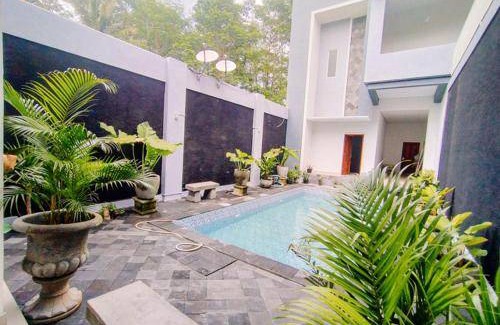 Banjarasri Hotel | 16 m² Hotel ∙ 4 guests
